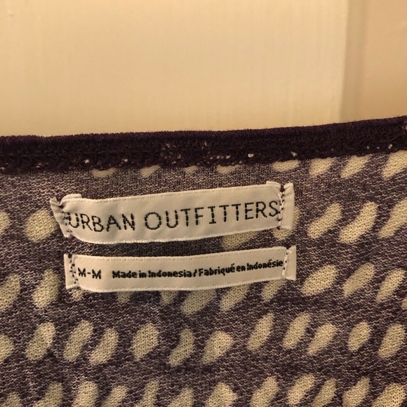 Purple with white splotch urban outfitters button front balloon sleeve crop top - Picture 2 of 3